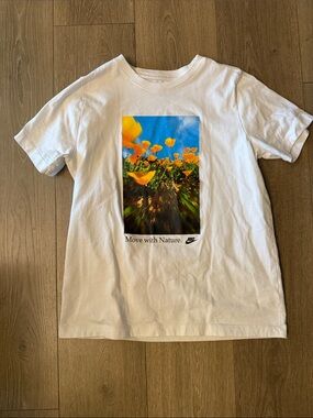 Nike White Kids' Graphic Tee with Yellow Floral Print size xl